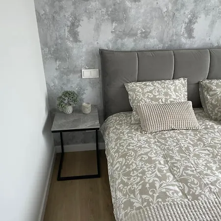 Stylish 5 Min From Clinics *