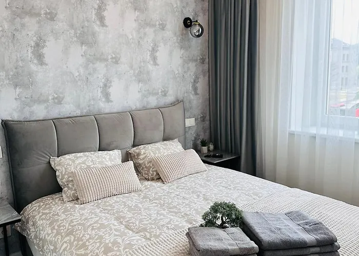 Stylish 5 Min From Clinics